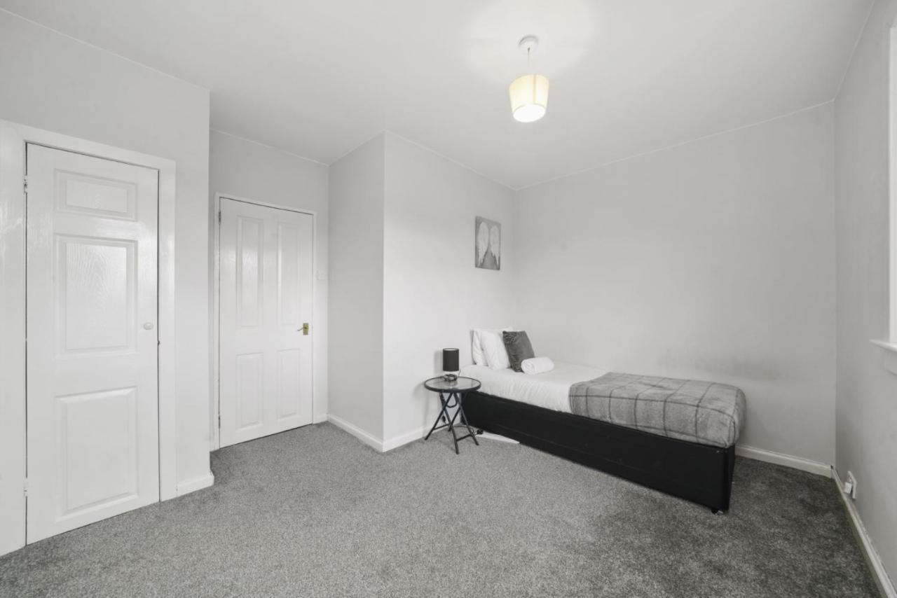 Carron Bridgecity Hidden Gem Of Falkirk, Roughland Houseアパートメント エクステリア 写真